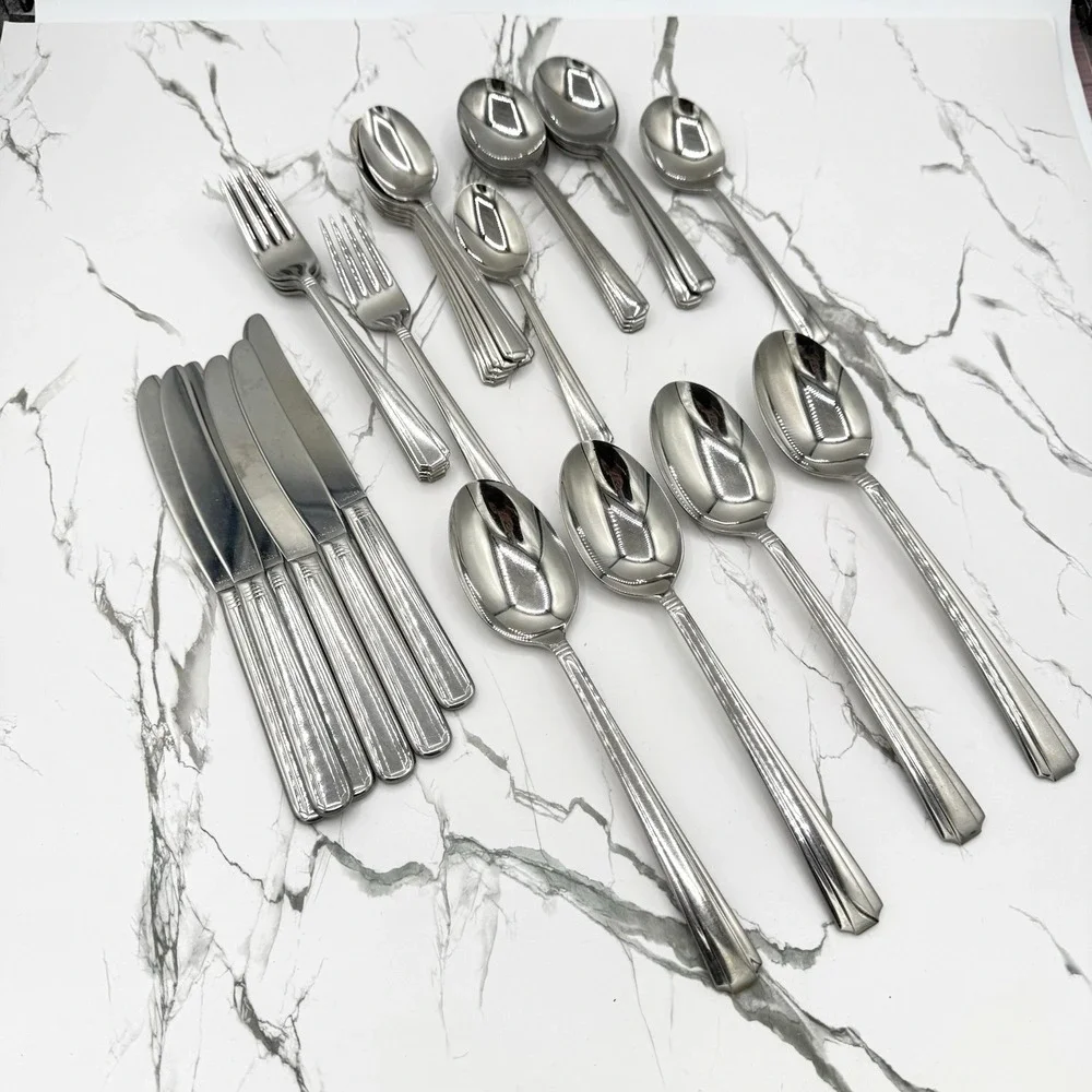 Vintage Wallace Bros‎ Stainless Flatware Set WAS32 USA 32pc w Serving Spoons